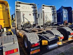 IVECO TRATTORE STRADALE DOPPIO SERBATOIO LNG AS440S40T/P