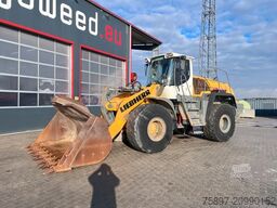 LIEBHERR L 566 / 4x4 / Waage