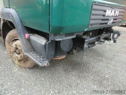 MAN L33 8.180 C 4x2 L33 8.180 C 4x2, Unfallfahrzeug mit Frontalschaden