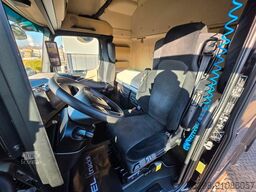 MERCEDES-BENZ Actros 1853 / Retarder / Kompressor / Kipphydr.