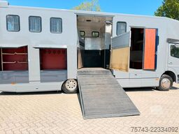 MERCEDES-BENZ ATEGO 1218  5  Pferde  Wohnung Dusche