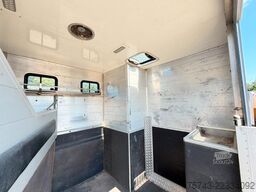 MERCEDES-BENZ ATEGO 1218  5  Pferde  Wohnung Dusche