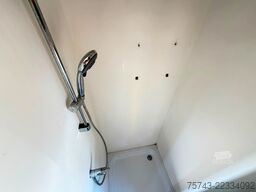 MERCEDES-BENZ ATEGO 1218  5  Pferde  Wohnung Dusche