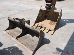KOMATSU PC138
