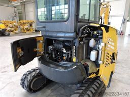 KOMATSU PC26