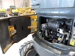 KOMATSU PC26