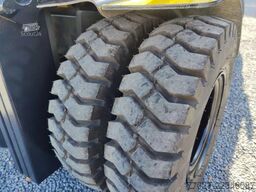 Hyster Forklift free lift / triple / side shift H60XM