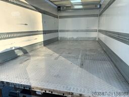 MERCEDES-BENZ Atego 821/ isoliert mit Heizfunktion/ 3-Sitzer