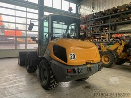 LIEBHERR L506 Compact