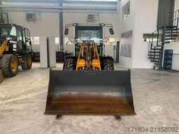 LIEBHERR L506 Compact