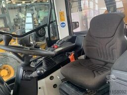 LIEBHERR L506 Compact