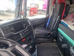 Iveco S-WAY 490