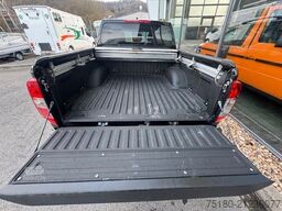 NISSAN Navara NP300 N-Guard Double Cab 4x4 PickUp