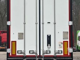SCHMITZ CARGOBULL SCB Tiefkoffer mit Rohrbahnen & Paletten Kiste