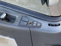 Volvo FM 370 + Euro 5 + Palfinger Z-Q170 Crane + 30to...