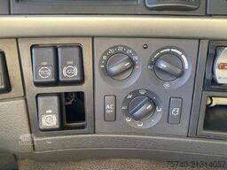 Volvo FM 370 + Euro 5 + Palfinger Z-Q170 Crane + 30to...