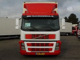 Volvo FM 9.310 + Euro 5 + Manual + Horse transport