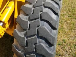 Komatsu WA-95/3. Schaufel-Palettengabel