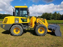 Komatsu WA-95/3. Schaufel-Palettengabel