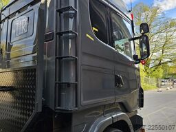 SCANIA R 560