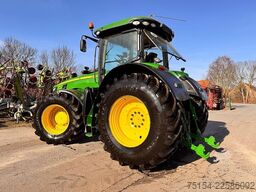John Deere 8320 R