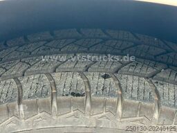 VOLKSWAGEN T6.1 Transporter Kombi lang 8 Sitzer Klima