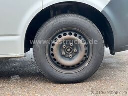 VOLKSWAGEN T6.1 Transporter Kombi lang 8 Sitzer Klima