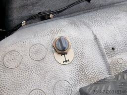 MERCEDES-BENZ 811 großes Haus / Doka 6 Sitzer AHK