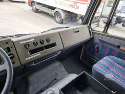 MERCEDES-BENZ 811 großes Haus / Doka 6 Sitzer AHK