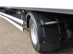 MAN TGM 15.290 Trekker + Heiwo city trailer geïsole...