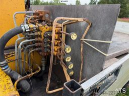 Volvo F408 4x2 crane truck w/ Tico 350 crane and low km