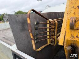 Volvo F408 4x2 crane truck w/ Tico 350 crane and low km
