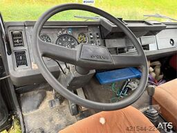 Volvo F408 4x2 crane truck w/ Tico 350 crane and low km