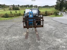 Genie GTH-2506 telescopic handler supplied with a bucket