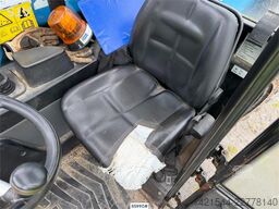 Genie GTH-2506 telescopic handler supplied with a bucket