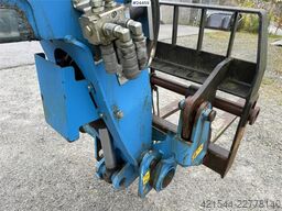Genie GTH-2506 telescopic handler supplied with a bucket
