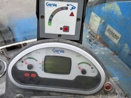 Genie GTH-2506 telescopic handler supplied with a bucket