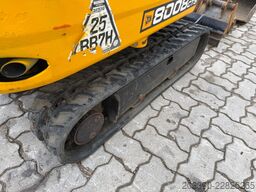 JCB 8008 CTS / 2021 BJ / 623 H / 3 x Löffel