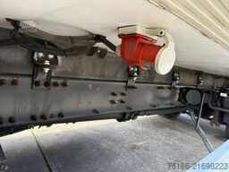 VOLVO FM 370 Kühlkoffer 7,80 m LBW 2 T*THERMOKING