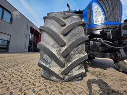 NEW HOLLAND TG 230