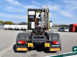 SCANIA R560 V8 8x4 Retarder 2-Leiter Hydraulik Standkl.