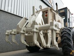 Caterpillar 130G Ex-army