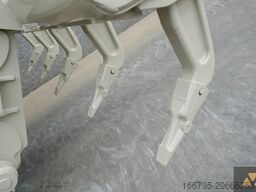 Caterpillar 130G Ex-army