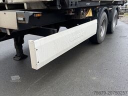 Krone Standard R22,5 hochgekuppelt,