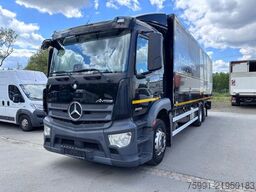 MERCEDES-BENZ Antos 3-Achser MB 2533 mit Geränkekoffer und LBW