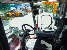 ROSTSELMASH VECTOR 425 RSM-101 grain harvester+Heade