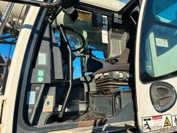 LIEBHERR Mobilkran LTC 1050-3.1 50t Kran hat nur 3300 h