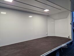 Blyss Messe Eventtrailer aerodynamische front 2 Klappen Bodentief