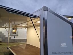 Blyss Messe Eventtrailer aerodynamische front 2 Klappen Bodentief