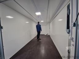 Blyss Messe Eventtrailer aerodynamische front 2 Klappen Bodentief